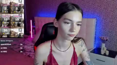 Sophie online show from February 2025 09:19:01 AM