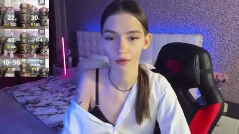 Sophie online show from February 2025 07:05:01 AM