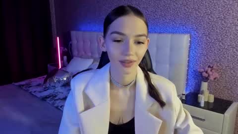 Sophie online show from February 2025 06:36:02 AM