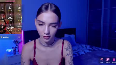 Sophie online show from October 2025 09:17:04 AM