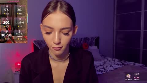 Sophie online show from October 2025 11:01:01 AM