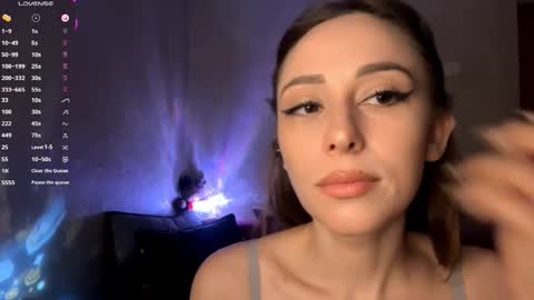 Mira online show from November 2025 07:05:02 PM