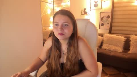 Snapshot of sophiee09_ chatting on October 2025 02:04:01 PM Sophie online show from October 2025 02:04:01 PM