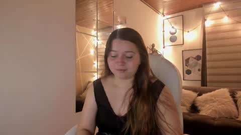 Snapshot of sophiee09_ chatting on October 2025 02:07:01 PM Sophie online show from October 2025 02:07:01 PM