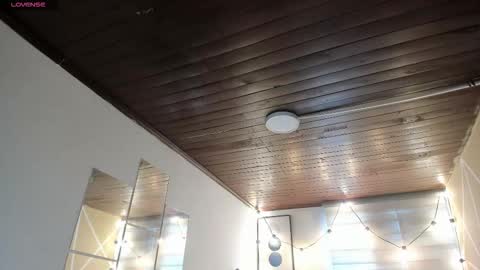 Sophie  online show from December 2025 01:37:02 PM