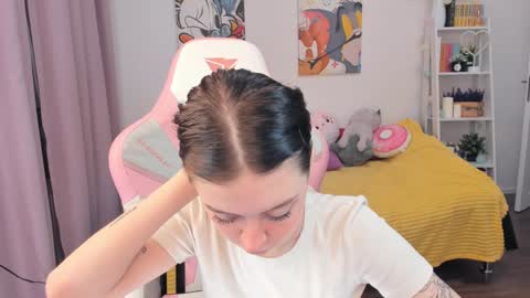 Sophie  online show from December 2024 04:30:02 AM