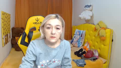 Snapshot of sophiekittyy chatting on February 2025 07:15:02 AM sophiekittyy online show from February 2025 07:15:02 AM