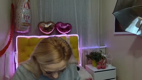 Snapshot of sophiekittyy chatting on March 2025 07:30:02 AM sophiekittyy online show from March 2025 07:30:02 AM