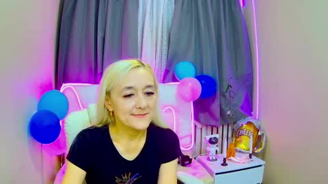 Snapshot of sophiekittyy chatting on October 2025 06:31:01 AM sophiekittyy online show from October 2025 06:31:01 AM