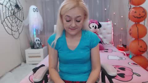 Snapshot of sophiekittyy chatting on October 2025 06:45:01 AM sophiekittyy online show from October 2025 06:45:01 AM