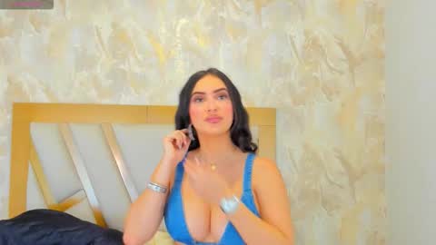 Sophie online show from October 2025 01:34:02 PM