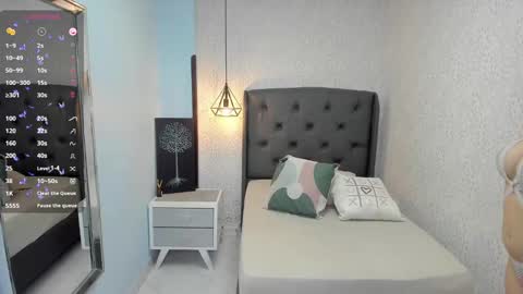 Sophie  online show from February 2025 01:00:02 PM