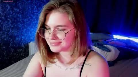 Snapshot of sophiemure chatting on April 2026 09:39:33 PM Sophie online show from April 2026 09:39:33 PM