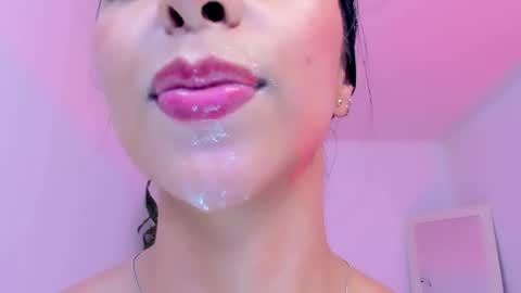 sophierooy online show from May 2026 06:48:02 PM