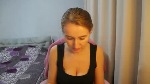 Snapshot of sophilorens chatting on May 2026 01:49:01 PM Sophi online show from May 2026 01:49:01 PM
