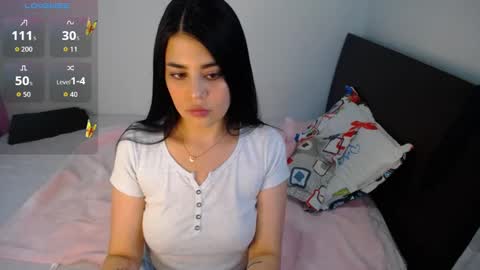 Snapshot of sophy_whiite_ chatting on October 2025 09:14:02 PM Sophy online show from October 2025 09:14:02 PM