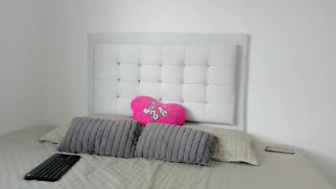 Sofia  online show from October 2025 09:15:02 PM