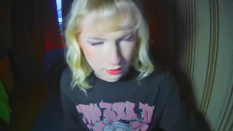 Snapshot of soska_albinosk chatting on February 2026 02:24:02 PM soska_albinosk online show from February 2026 02:24:02 PM
