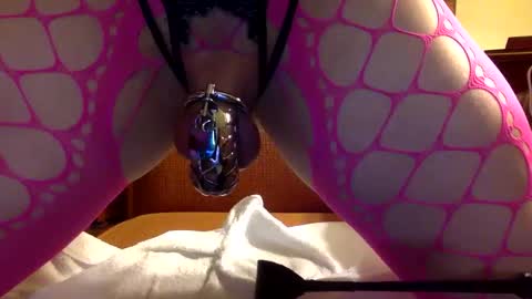 Snapshot of soundingslutslave chatting on December 2024 02:42:01 AM soundingslutslave online show from December 2024 02:42:01 AM