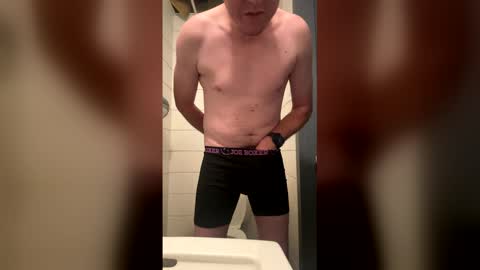 Snapshot of southernblueyes chatting on May 2026 04:45:01 PM Southernblueyes online show from May 2026 04:45:01 PM