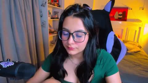 Lili online show from November 2025 11:25:02 PM