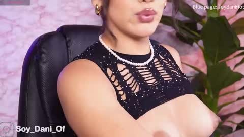 Daniela online show from November 2025 03:51:02 AM