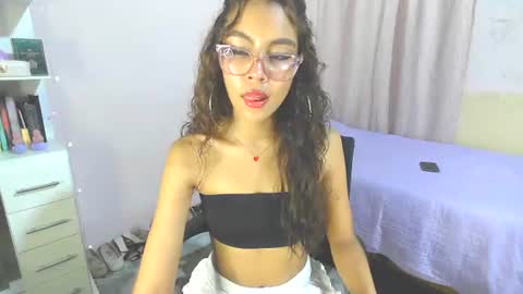 Snapshot of soy_miauhg chatting on June 2026 03:50:02 AM Miauhg online show from June 2026 03:50:02 AM