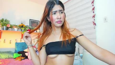 Snapshot of soy_sarah chatting on February 2025 06:14:01 AM Sarah Valentina online show from February 2025 06:14:01 AM