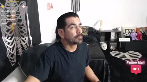 Snapshot of soyelcarlitos chatting on April 2026 04:53:01 AM El Carlitos online show from April 2026 04:53:01 AM