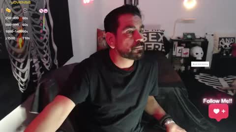 Snapshot of soyelcarlitos chatting on April 2026 06:49:01 AM El Carlitos online show from April 2026 06:49:01 AM