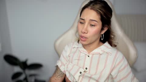 brisa  s online show from December 2024 06:49:02 PM