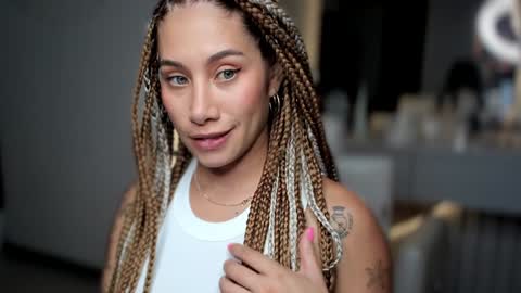 brisa  s online show from January 2025 02:50:02 AM