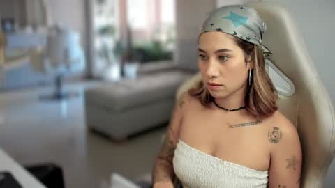 brisa  s online show from February 2025 03:42:02 PM