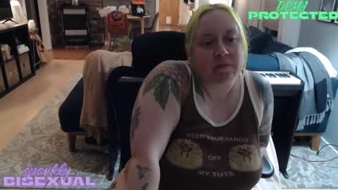 Snapshot of sparklybisexual chatting on November 2025 03:28:01 AM sparklybisexual online show from November 2025 03:28:01 AM
