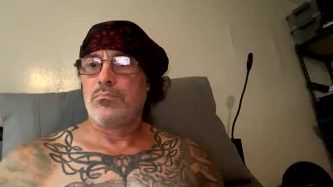 specter1972 online show from December 2025 12:32:01 PM