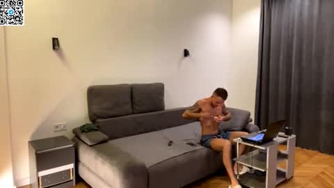 Alex online show from October 2025 07:55:01 PM