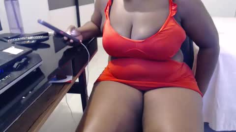 Snapshot of spicychocolatestrawberry chatting on May 2026 06:27:02 PM SPICYCHOCSTRAW online show from May 2026 06:27:02 PM