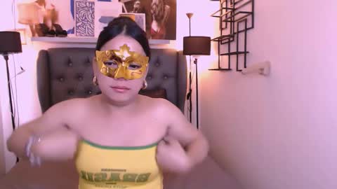 Snapshot of spicyhotchicks chatting on January 2026 12:01:02 AM spicyhotchicks online show from January 2026 12:01:02 AM