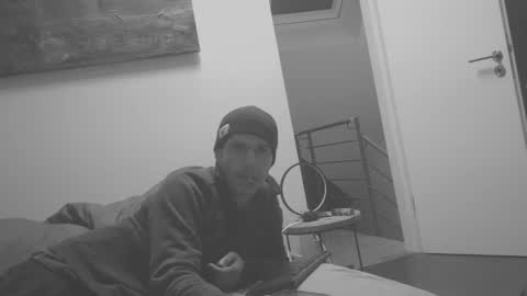 Snapshot of spliffray chatting on January 2025 10:08:02 PM spliffray online show from January 2025 10:08:02 PM