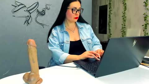 Lilith online show from January 2026 09:18:02 PM