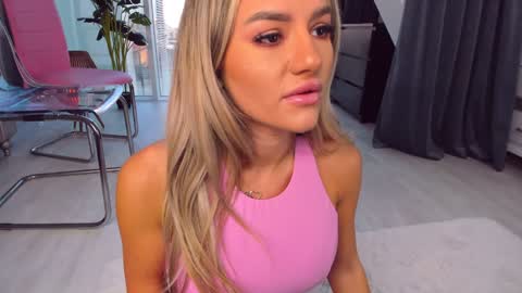 Anna online show from December 2024 01:44:01 PM