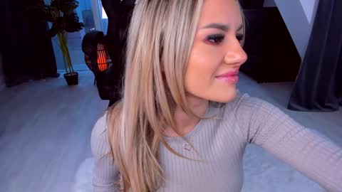 Anna online show from December 2024 01:28:01 PM