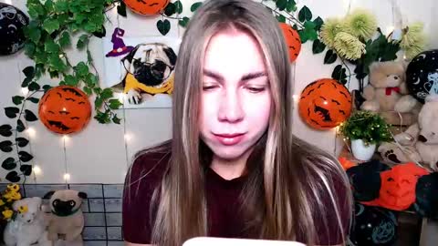 Snapshot of sport_tall_karina chatting on October 2025 09:10:01 AM Karina online show from October 2025 09:10:01 AM