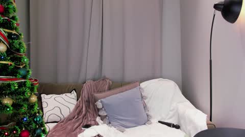 Alexandra online show from December 2024 09:43:02 PM