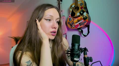 Snapshot of sshawty chatting on February 2025 03:09:01 PM Anni if Im offline for a long time Im depressed feel free to support me offline online show from February 2025 03:09:01 PM