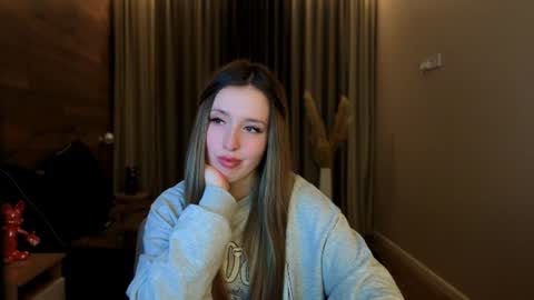 Snapshot of ssurf_time chatting on June 2026 07:20:01 PM Chloe online show from June 2026 07:20:01 PM