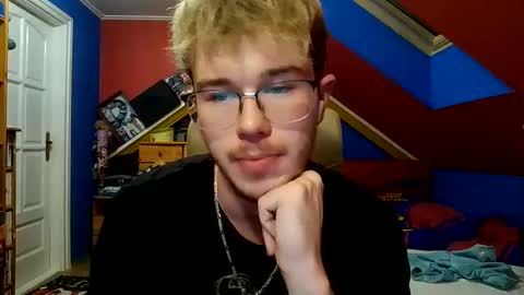 Snapshot of st1eve chatting on December 2025 04:23:02 PM st1eve online show from December 2025 04:23:02 PM