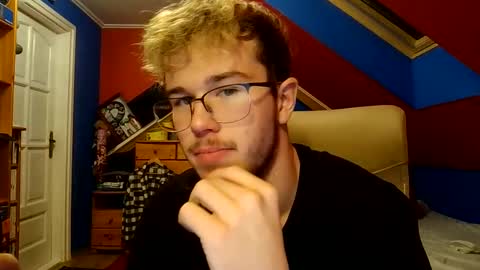 Snapshot of st1eve chatting on December 2025 07:42:02 PM st1eve online show from December 2025 07:42:02 PM