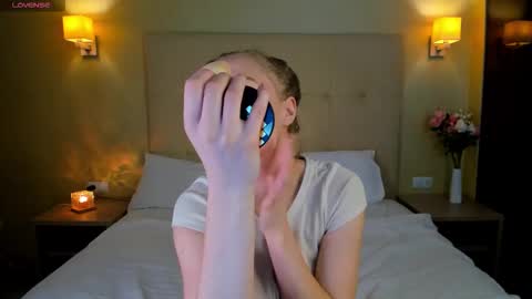 Stacy Mon Tue Wed Thu Fri Sun GMT GMT 3 1000am - 0400pm  online show from November 2025 09:04:01 AM