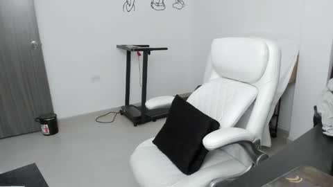 Zulma Yisset online show from March 2026 02:49:02 AM